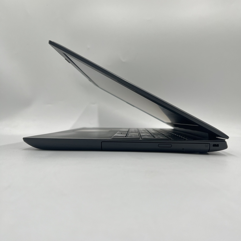 Ordinateur portable d'occasion Lenovo Ideapad 330-15IKB Core i5 8250U 8Th Gen 8 Go DDR4 RAM 240 Go SSD AMD Radeon 530 2 Go Ded VGA 15,6 pouces FHD Écran-GRIS