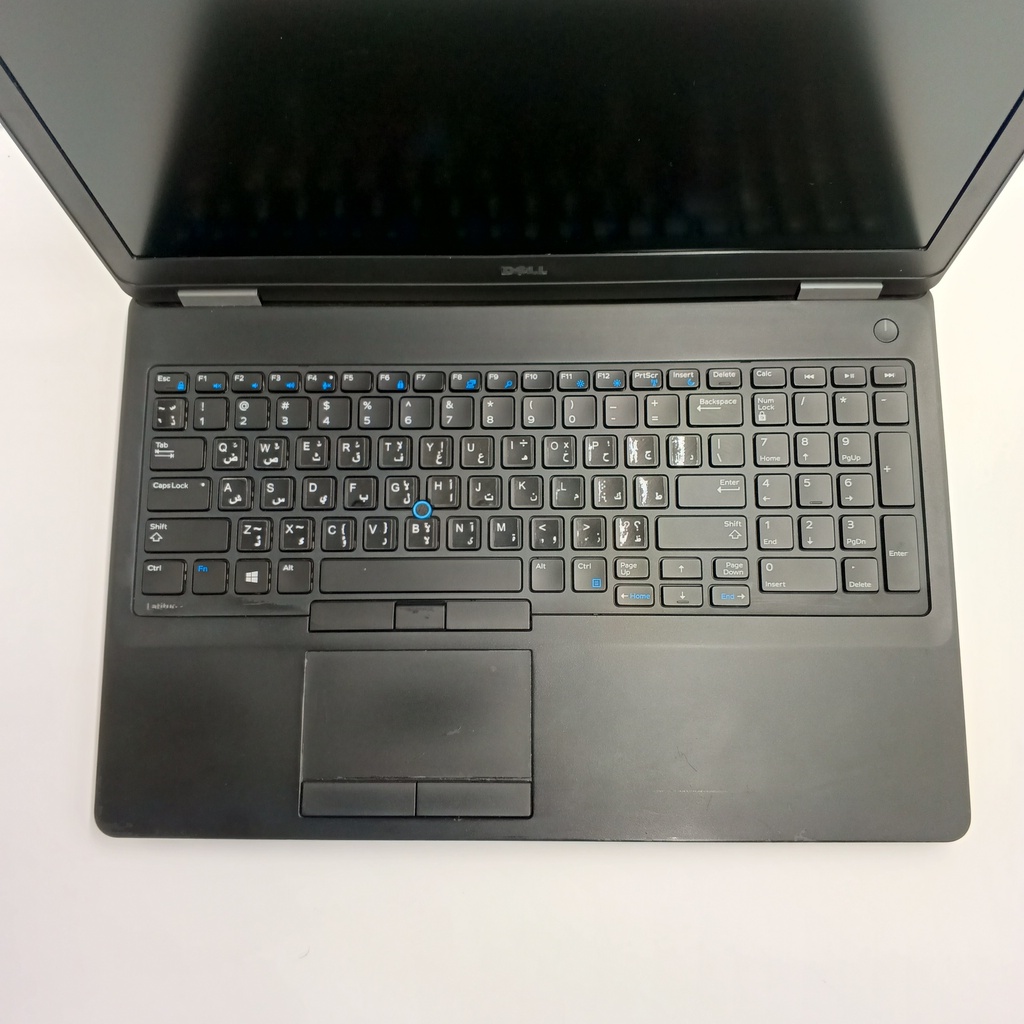 Ordinateur portable d'occasion Dell Latitude 5570 Core i7 6820HQ 6e génération 8 Go DDR4 RAM 256 Go Nvme M2 2 Go Amd R7 370 HD 530 VGA Écran 15,6 pouces - Noir
