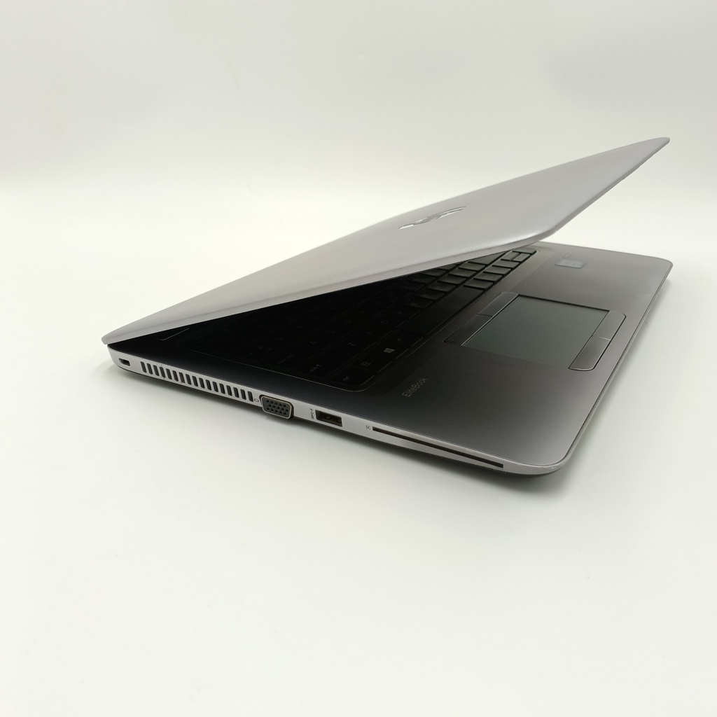 Ordinateur portable d'occasion HP EliteBook 840 G4 Core i7 7500U 7ème génération 8 Go de RAM DDR4 256 Go Nvme Intel HD 620 VGA partagé écran FHD 14 pouces - Argent