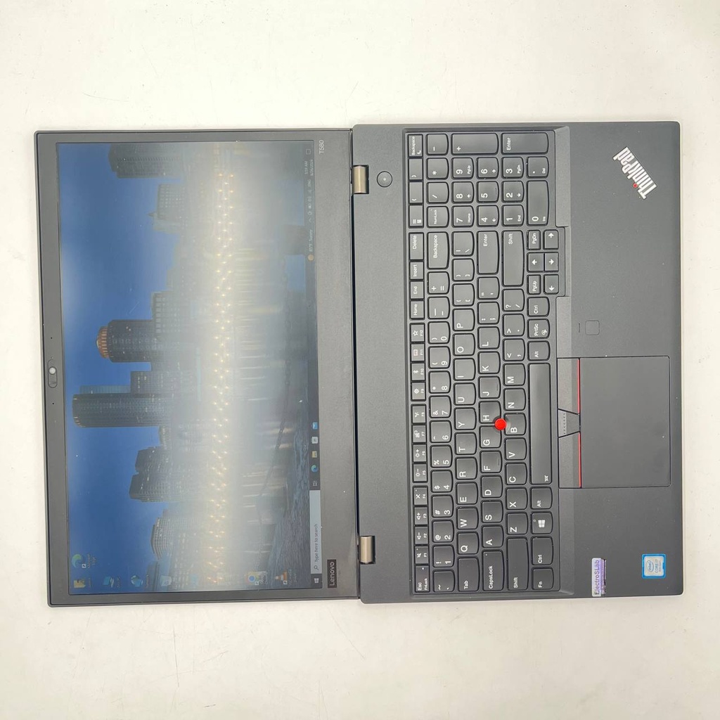 Ordinateur portable d'occasion Lenovo ThinkPad T580 Core i7 8650U 8ème génération 8 Go DDR4 RAM 256 Go Nvme Intel HD 620 VGA partagé 15,6 pouces FHD Écran BKLT - Noir