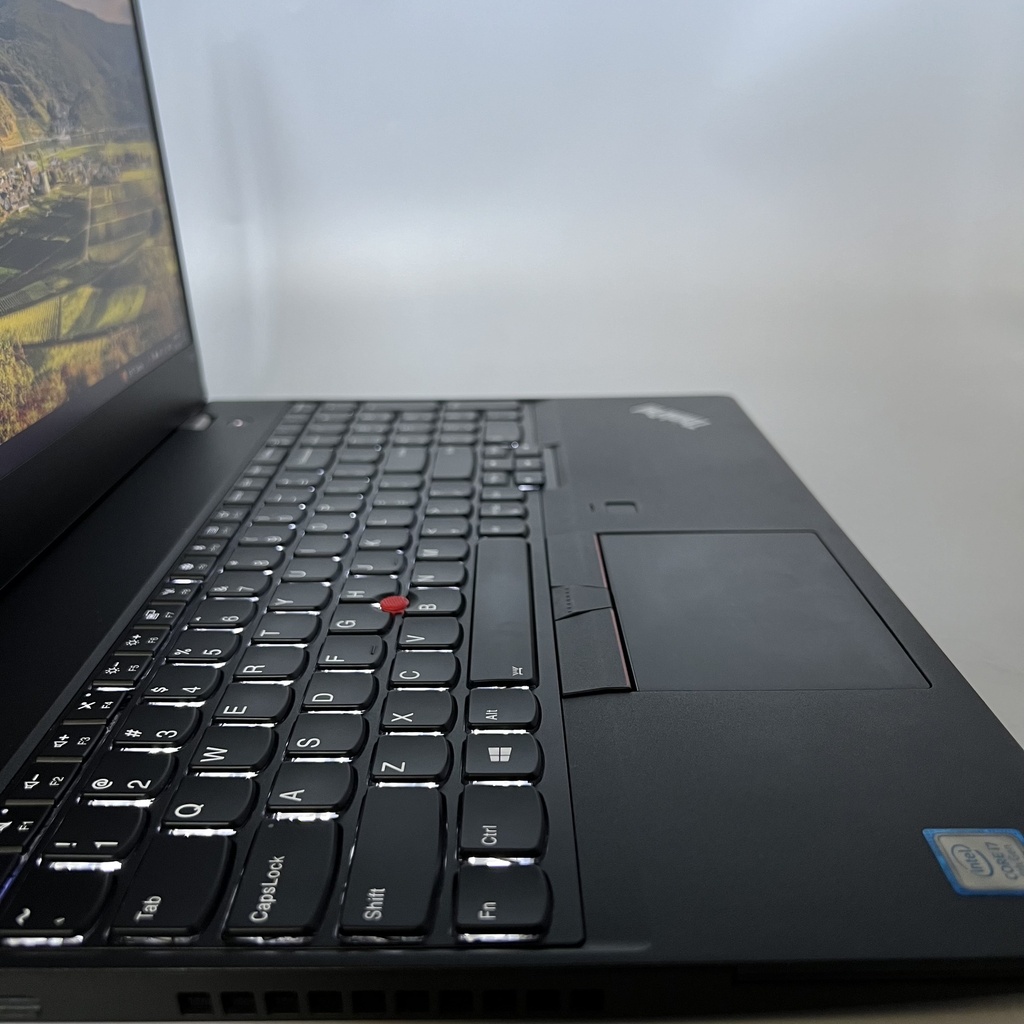 Ordinateur portable d'occasion Lenovo ThinkPad T580 Core i7 8650U 8ème génération 8 Go DDR4 RAM 256 Go Nvme Intel HD 620 VGA partagé 15,6 pouces FHD Écran BKLT - Noir