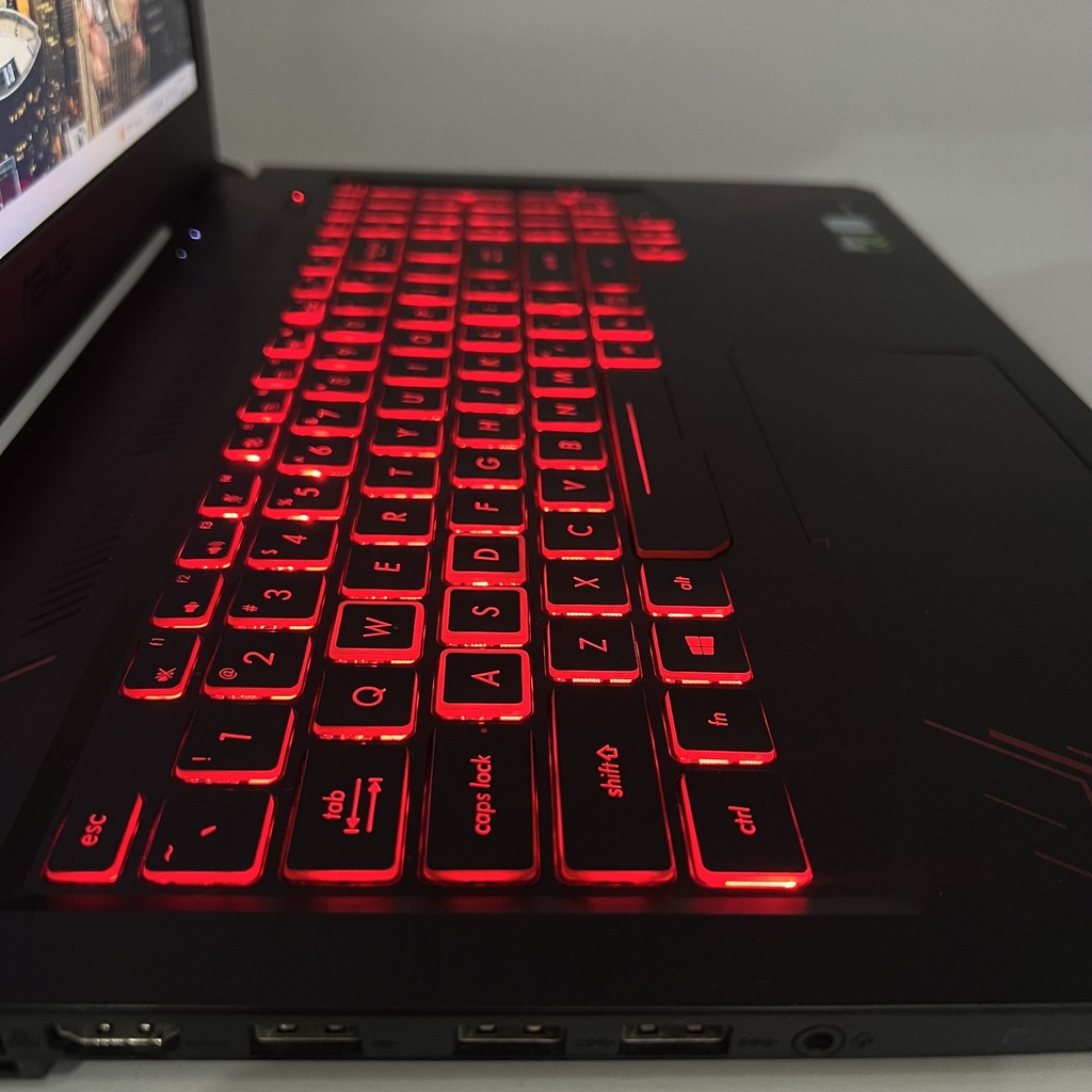 Ordinateur portable d'occasion Gaming Asus TUF FX80GD Core i7 8750H 8Th Gen 16 Go DDR4 RAM 128 Go NVME 1 To HDD NIVIDIA GTX 1050 4 Go Ded VGA 15,6 pouces FHD 60 Hz Écran