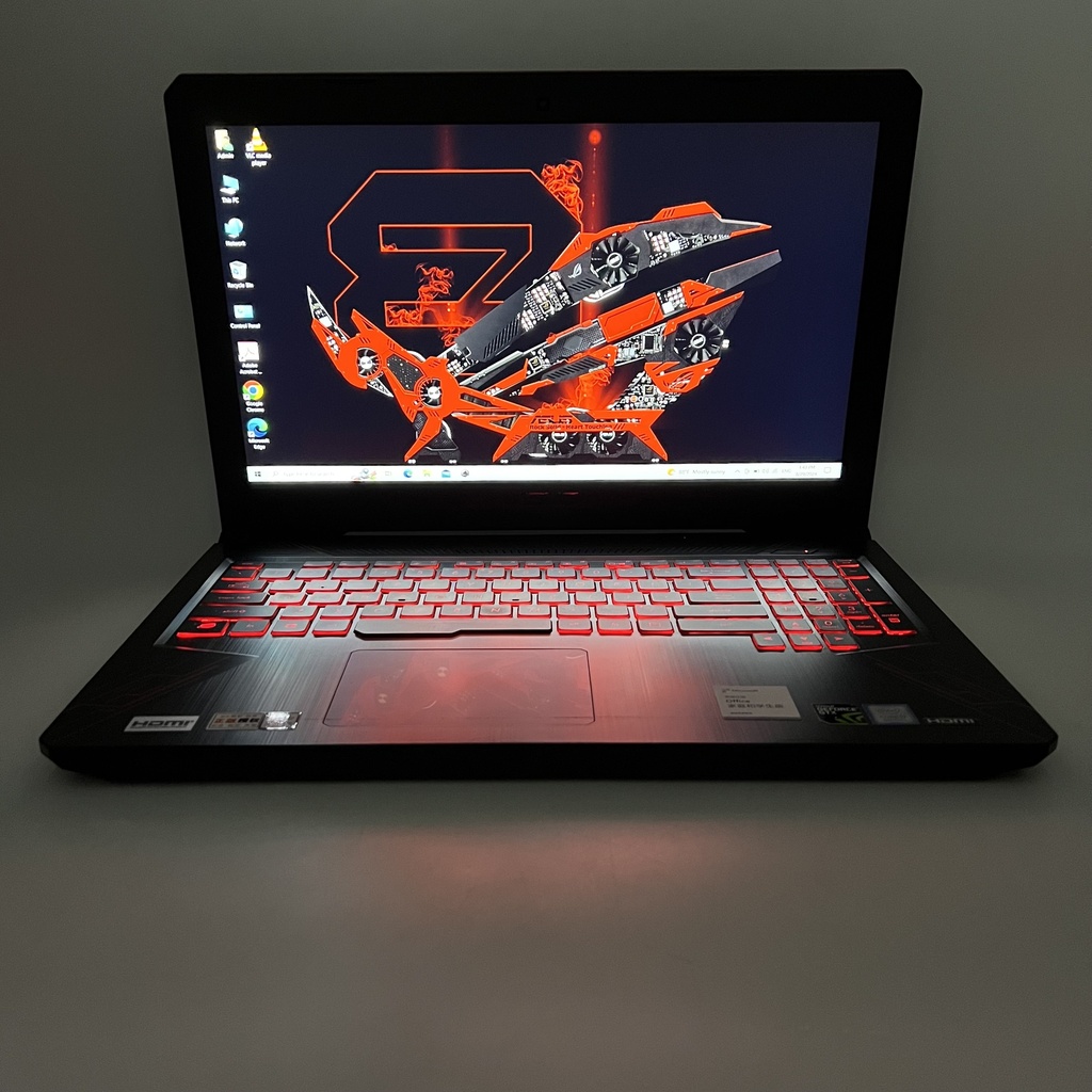 Ordinateur portable de jeu d'occasion Asus Tuf FX504GE Core i7 8750H 8ème génération 16 Go DDR4 RAM 128 Go SSD Nvme + 1 To HDD GTX 1050TI 4 Go Ded VGA UHD 630 Écran 15,6 pouces - Noir