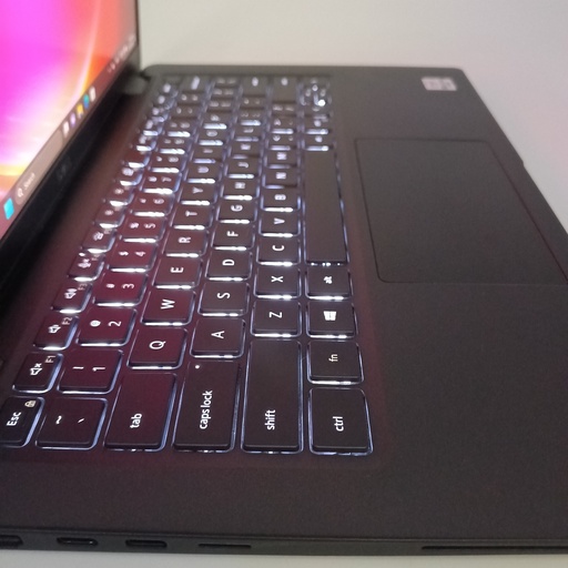 Ordinateur portable d'occasion Dell Latitude 7410 Core i5 10310U 10e génération 16 Go de RAM DDR4 512 Go Nvme Intel UHD VGA Écran FHD 14,1 pouces - Noir